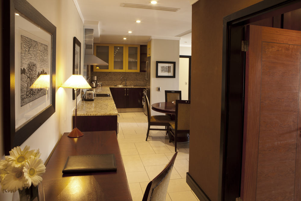 יוהנסבורג Raphael Suites מראה חיצוני תמונה